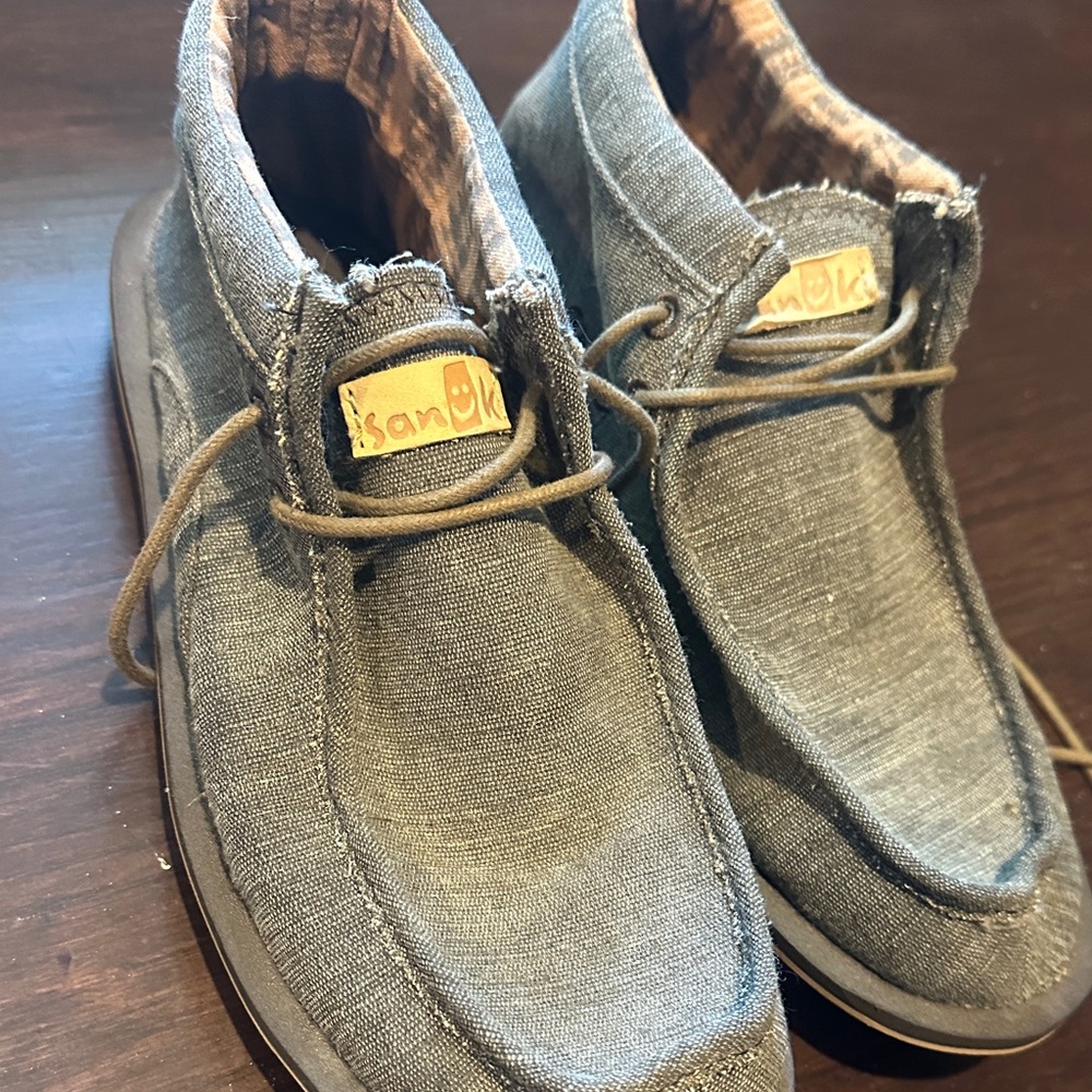 Sanuk Men's Gray Chukka Boots